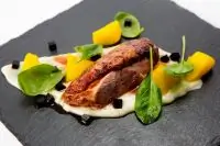 Утка сувид с маринованными яблоками и парметье из кольраби от Simple Pleasures