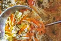 Наваристый суп с говяжьими тефтелями