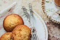 Фрианд с черной смородиной