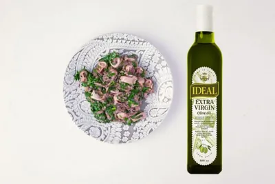 Жареные кальмары с петрушкой и лимоном