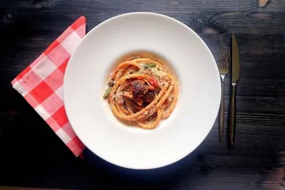 Паста макарончини с белыми грибами и стручковой фасолью