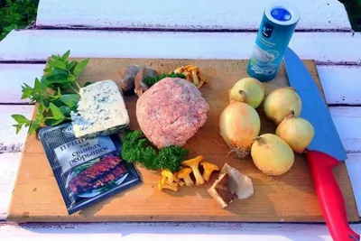 Люля кебаб с дор-блю и грибным соусом