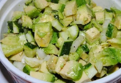 Табуле из авокадо и огурца