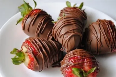 Фрукты в шоколаде