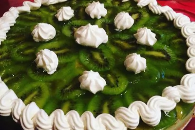 Торт желейно-йогуртовый с киви