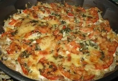 Филе трески, запеченное с картофелем и помидорами