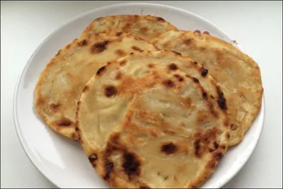 Луковые лепешки