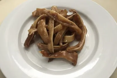 Закуска из свиных ушей в мультиварке