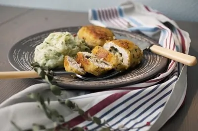 Котлеты куриные с сыром в мультиварке