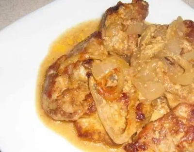 Свинина с дижонской горчицей запеченная в горшочках