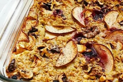 Запеченная овсянка с яблоками и орехами