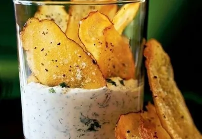 Картофельные чипсы с травами от ресторана Maxim’s и шефа Чарлза Паркера