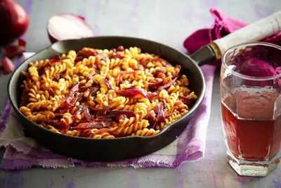 Фузилли с луковым соусом