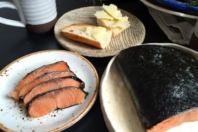 Слабосоленая семга в нори