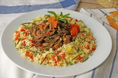 Говядина по-бургундски с кускусом