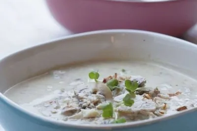 Суп из шампиньонов с миндалем