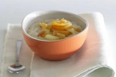 Каша с фруктами на завтрак