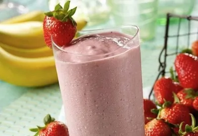 Кокосовый смузи с малиной