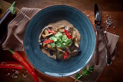 Обжаренные баклажаны с кокосовыми молоком от ресторана «Тарантино»