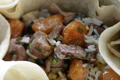 Азербайджанский плов в жаренном лаваше с зеленью