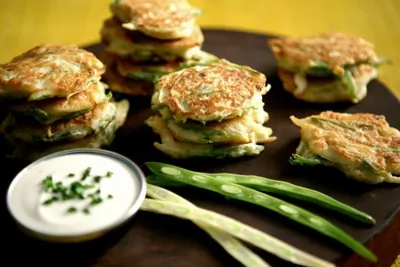 Оладьи из зеленой фасоли