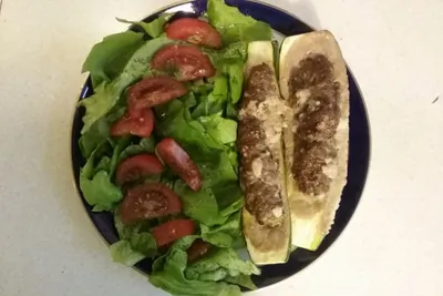 Цукини, фаршированные мясным фаршем с ворчестерским соусом