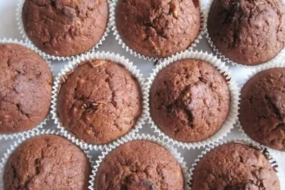 Шоколадно-банановые кексы с изюмом