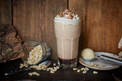 Арахисовый молочный коктейль