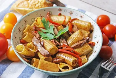 Феттучини с уткой в шоколадном соусе