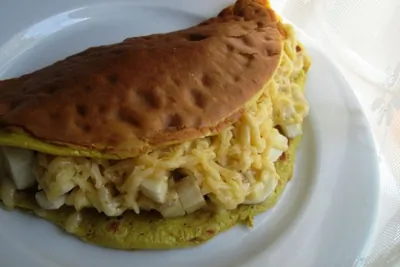 Овсяный блин с бананом и сыром