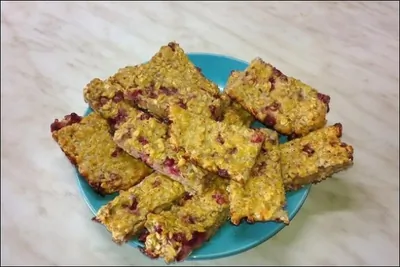 Творожные батончики-мюсли с клюквой