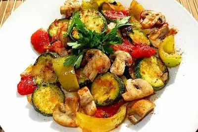 Овощное рагу с шампиньонами