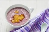 Суп из красной капусты с яблочными сердечками