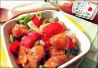 Кусочки жареной трески в кисло-сладком соусе