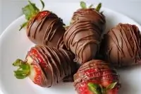 Фрукты в шоколаде
