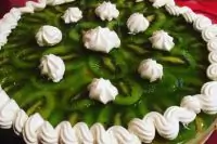 Торт желейно-йогуртовый с киви