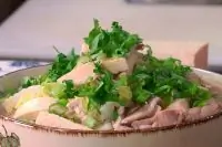 Куриный суп с лапшой и спаржей в китайском стиле