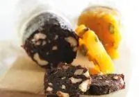 «Колбаска» из лесных орехов и чернослива