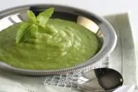 Суп-пюре с зеленым горошком, мятой и луком-пореем