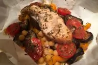 Семга в пергаменте с овощами и нутом