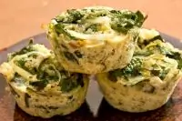 Маффины из киноа со шпинатом
