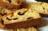 Бискотти с грецким орехом и изюмом