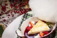 Чизкейк с лесными ягодами из ресторана Christian