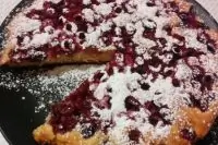 Пирог с замороженной вишней