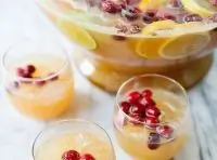 Праздничный пунш из цитрусовых, рома и амаретто