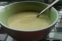 Суп-пюре из кабачков с луком и чесноком