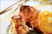 Свинина по-валлийски с чесночным фланом