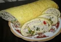 Сырно-яичный рулет с куриным фаршем