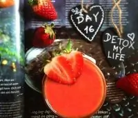 Смузи «Клубничные румяна»