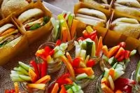 Овощные палочки с хумусом